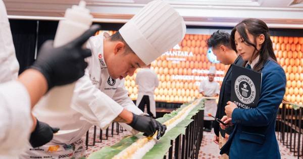 710936 guinness world records™ attempt for the longest mango sticky rice in the world at anantara siam bangkok hotel during world gourmet festival 2026 e23d06 large